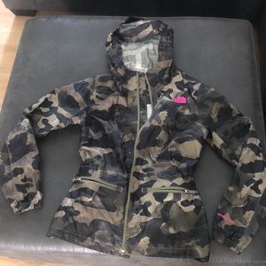 The Northface camp windbreaker